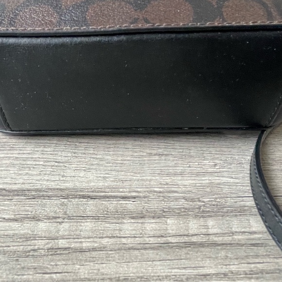 Coach Signature C Mini Leather Cross Body Shoulder Bag. - Picture 6 of 16